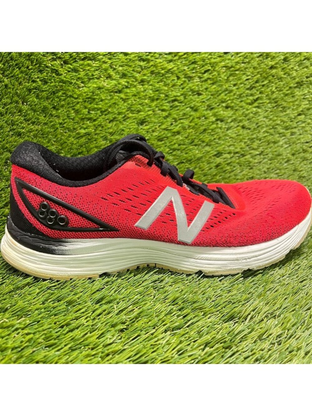 New Balance 880v9 Mens Size 9 Red Gray Black Athletic Running Shoes Sneakers